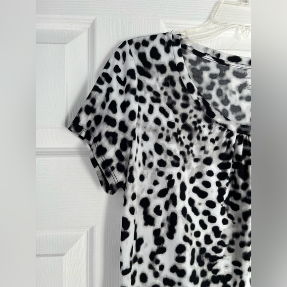 Woman Top - Picture 3 of 5